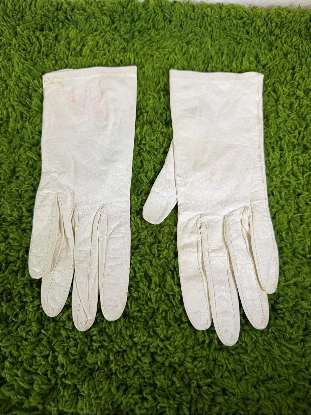 Vintage White Women's Leather Gloves